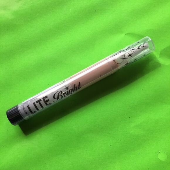 Lite bright whipped brightening concealer 792 🛍 bundle for a discount - Picture 2 of 4